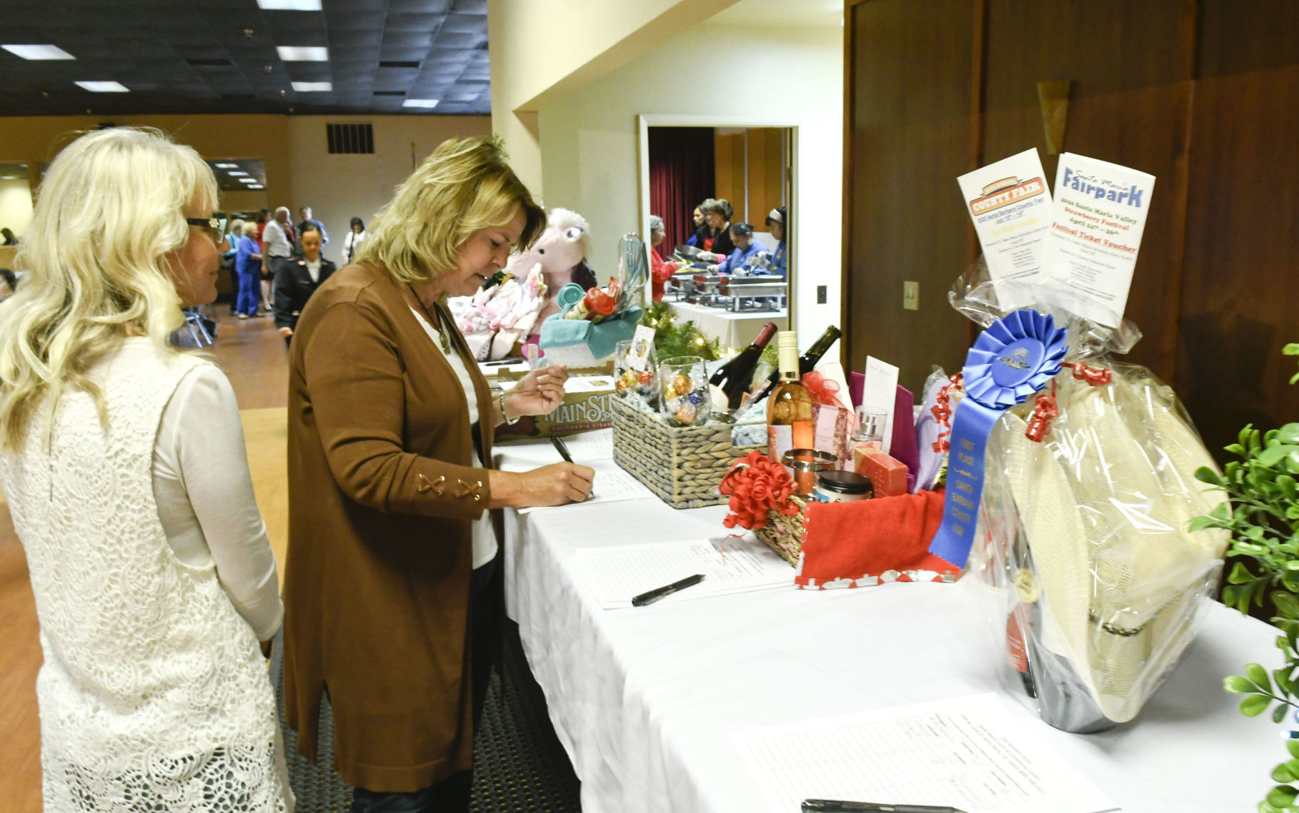 111519 Red Kettle kickoff 16.jpg